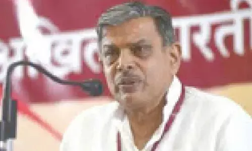 Chinese officials call on RSS Gen Secy Hosabale