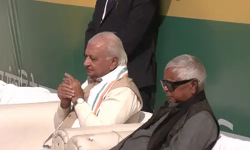 Lalu Prasad attends dahi-chura feast at Tej Prataps residence