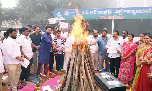 Parties use Bhogi bonfires to target political rivals