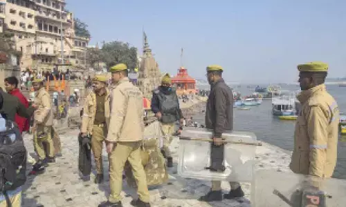 Protest erupts against demolition drive at Manikarnika Ghat