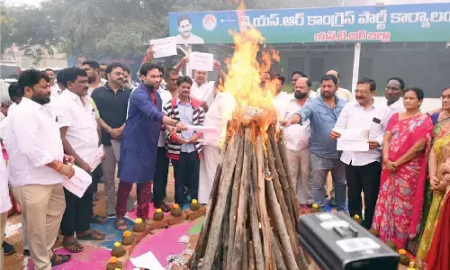 Parties use Bhogi bonfires to target political rivals