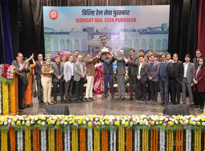 Northern Railway GM Confers 70th Vishisht Rail Seva Puruskar to 94 Officials
