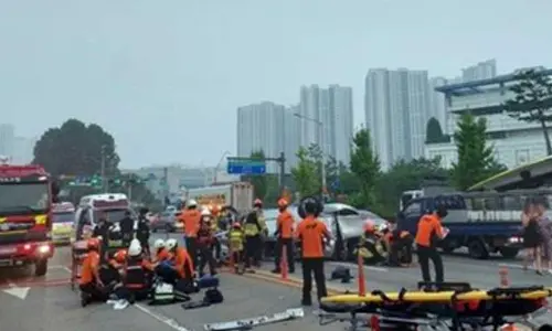 South Korea: Two seriously hurt, another 11 injured after bus plows into pedestrians in Seoul