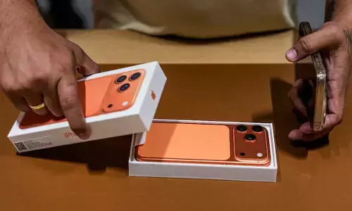 Amazon Republic Day Sale 2026: Big Discounts on iPhone 17 Pro Max, OnePlus 13 and Top Smartphones