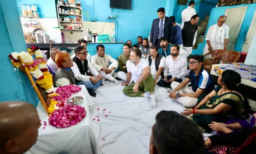 Rahul Gandhi meets kin of contaminated water tragedy victims in Indores Bhagirathpura
