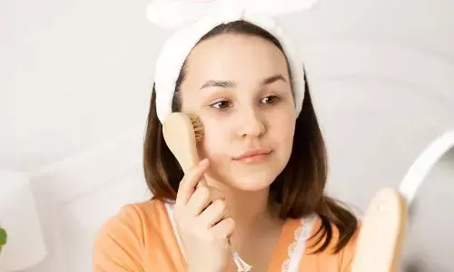 Facial Dry Brushing: Viral Jawline Hack or Just Another Beauty Trend?