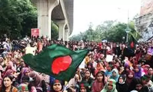 Bangladesh: BNPs student wing holds protest outside EC headquarters, alleges bias in postal ballot