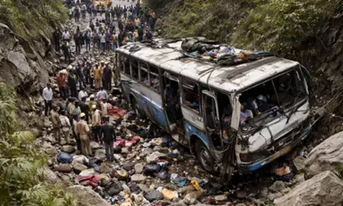 5 killed, 80 injured in bus plunges into gorge on Chhattisgarh-Jkhand border