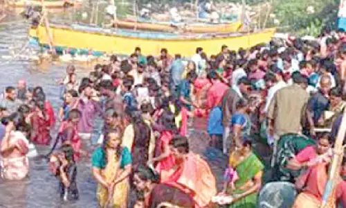 Devotion marks Chollangi Amavasya Teertham