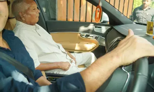 Delhi HC to hear pleas filed by Lalu Prasad, family challenging framing of charges in IRCTC hotel scam case today