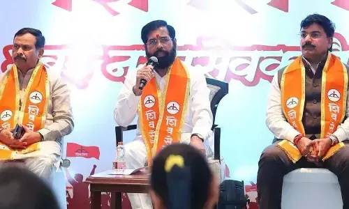 Mumbai Mayor Race Heats Up As Shinde Moves Corporators To Hotel Amid Tight BMC Numbers