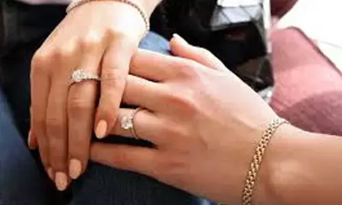 How To Buy A Stunning Engagement Ring Without Stretching Your Budget