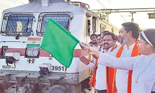 Sirpur MLA flags off Kerala superfast express at Kagaznagar