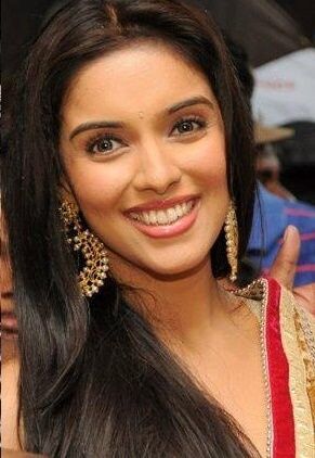 Asin celebrates 10th wedding anniversary, husband Rahul Sharma Serenades her with ‘All of Me’