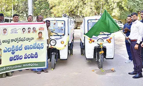 8 e-autos flagged off to strengthen sanitation
