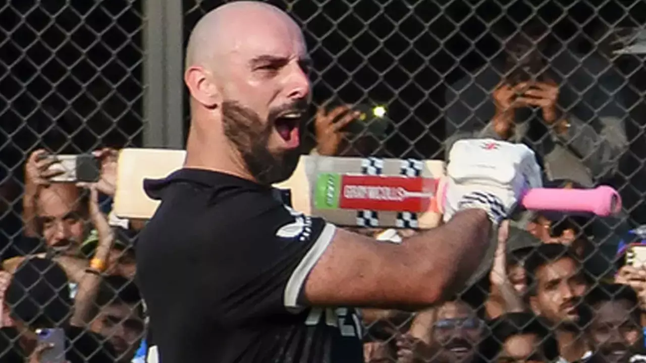 Kohli slips to No. 2 as Mitchell takes top spot in ODI rankings