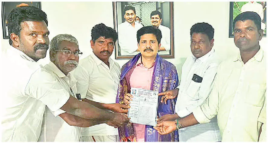 Pulicat fishermen seek solution to inter-State water dispute Pulicat fishermen seek solution to inter-State water dispute