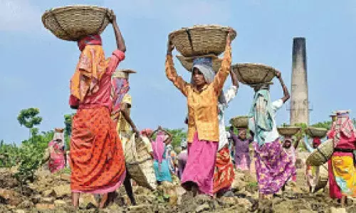 Rahul accuses Modi of undermining MGNREGA