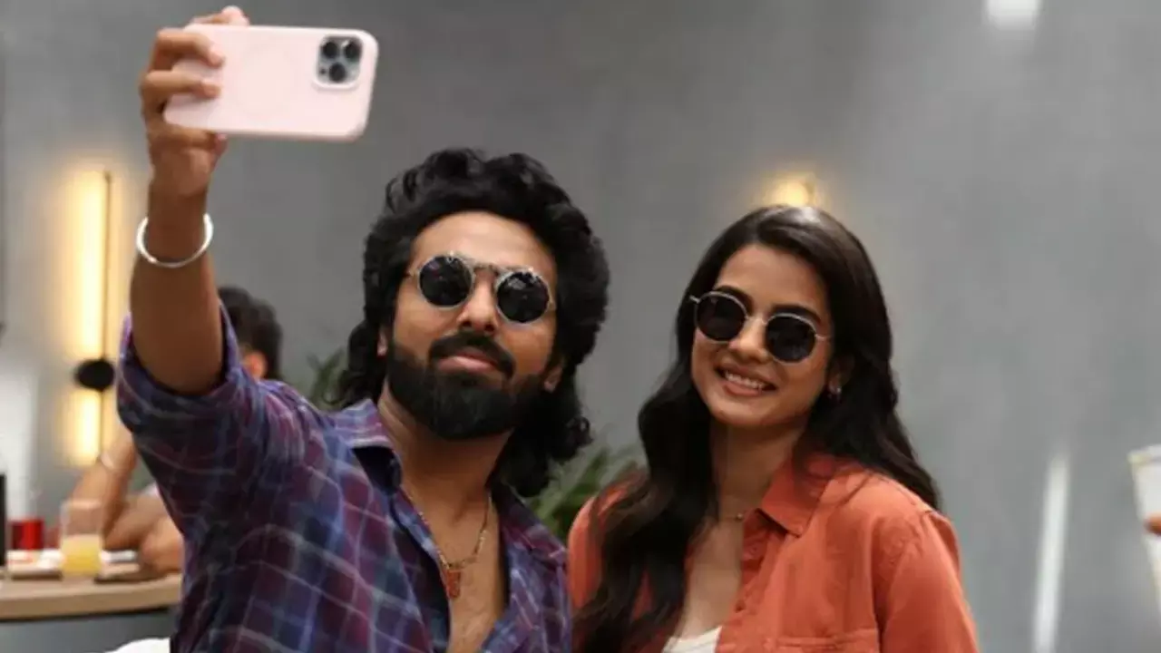 Vijay Devarakonda unveils GV Prakash’s ‘Happy Raj’ promo Vijay Devarakonda unveils GV Prakash’s ‘Happy Raj’ promo