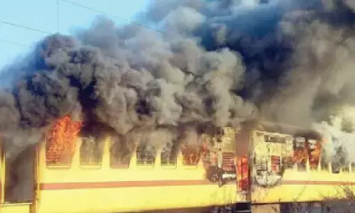 Smoke detected in Muri Exp coach, train halted Smoke detected in Muri Exp coach, train halted