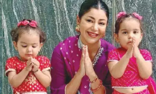 Debinna Bonnerjee emphasises on teaching kids by ‘letting them watch and observe’