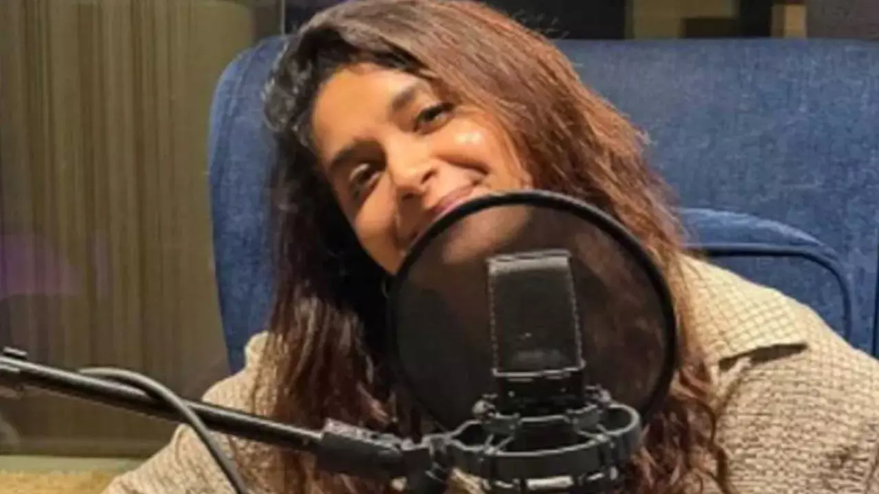 Keerthy Suresh shares nine-hour dubbing day studio snap; fans thrilled Keerthy Suresh shares nine-hour dubbing day studio snap; fans thrilled