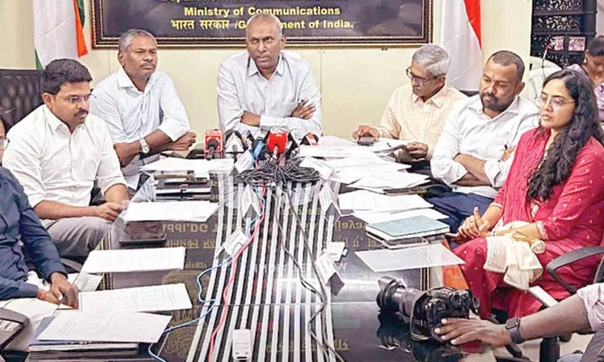 People told to use Sanchar Saathi app People told to use Sanchar Saathi app