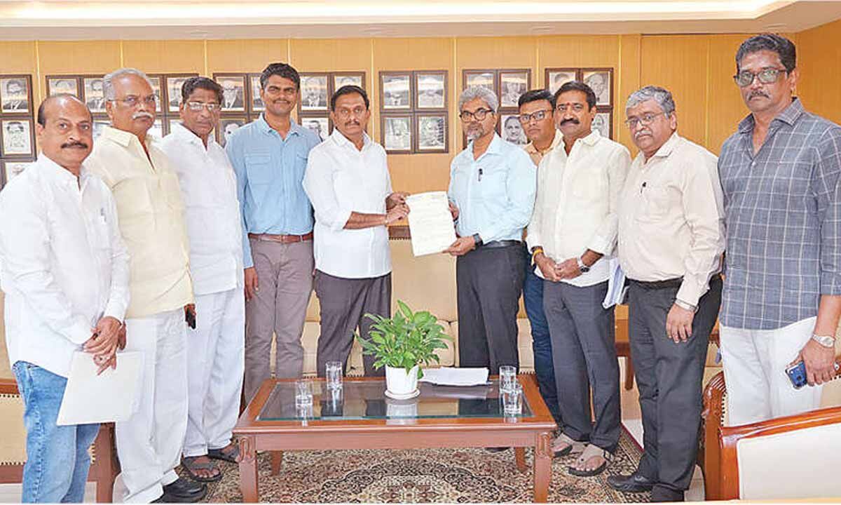 MP urges railways to solve drainage issue