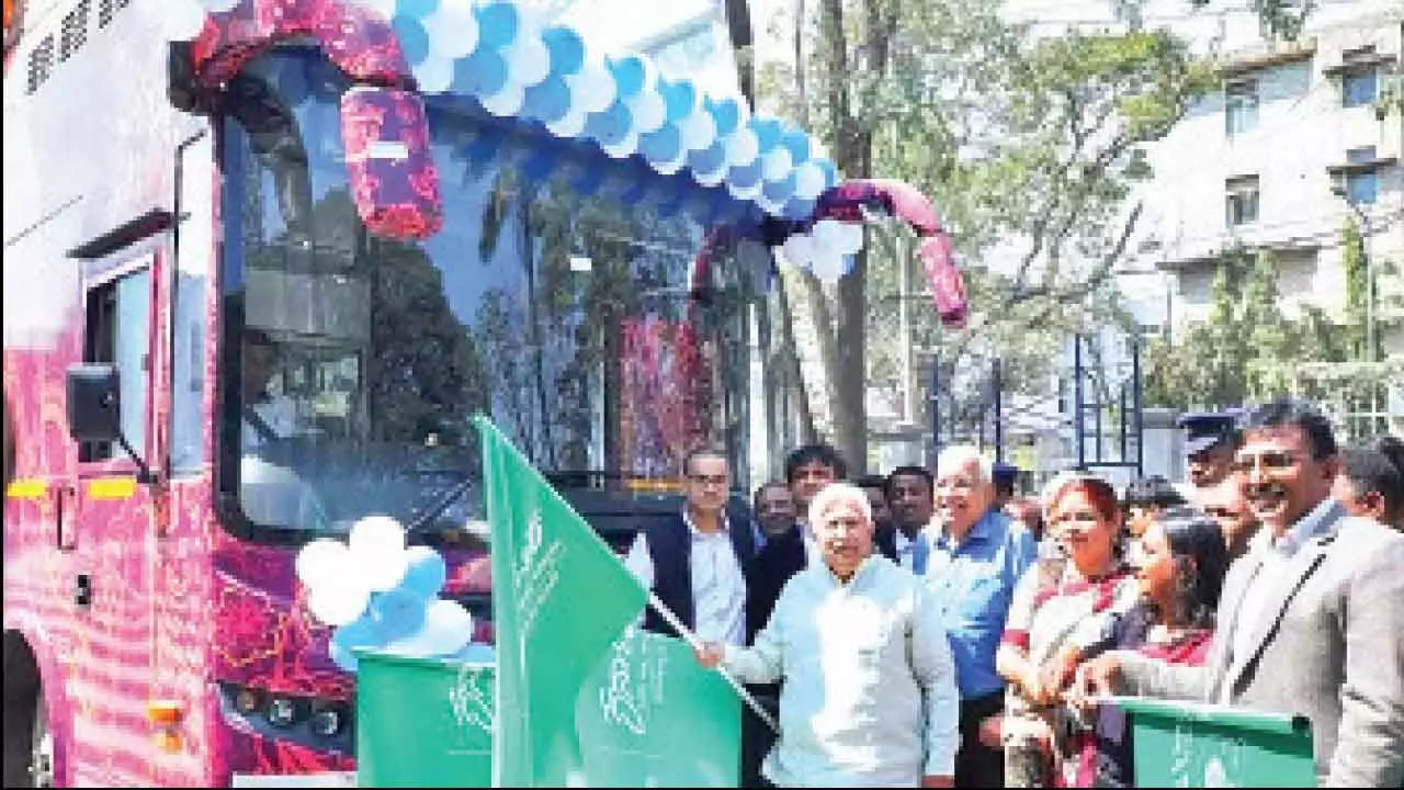 London-style double-decker bus service launched to boost tourism London-style double-decker bus service launched to boost tourism