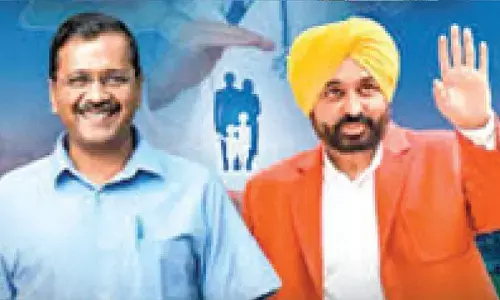 Kejriwal, Mann roll out free cashless treatment up to Rs 10 lakh Kejriwal, Mann roll out free cashless treatment up to Rs 10 lakh