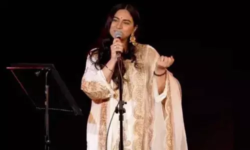 Relive ’90s Romance with Priya Malik’s ‘Ishq Hai’ at Phoenix Mall of Asia, Bengaluru Relive ’90s Romance with Priya Malik’s ‘Ishq Hai’ at Phoenix Mall of Asia, Bengaluru