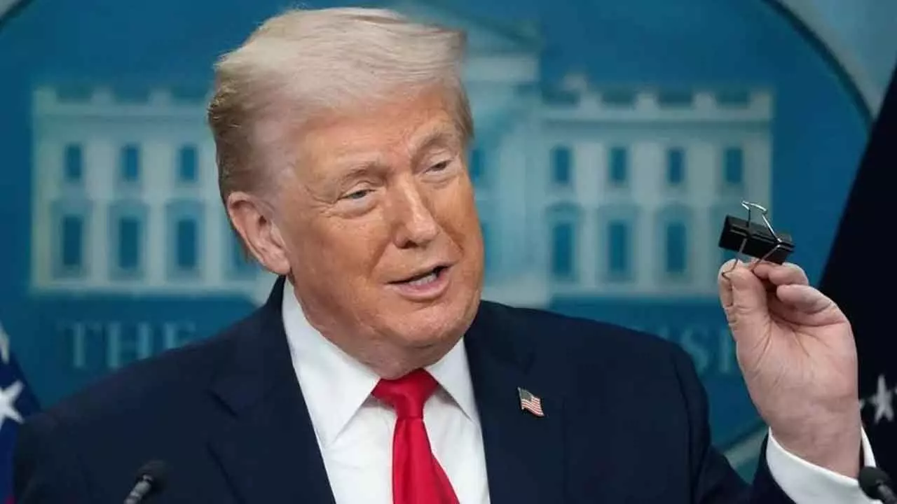 Trump blasts Powell, demands sharp rate cuts Trump blasts Powell, demands sharp rate cuts