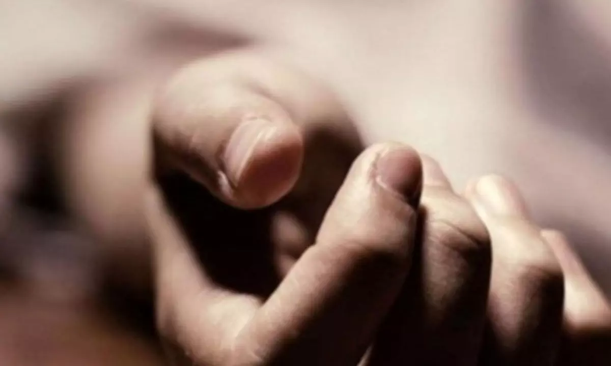 Mother and infant found dead in well in MP’s Damoh, probe underway Mother and infant found dead in well in MP’s Damoh, probe underway