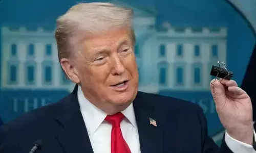 Trump says US fleet heading towards Iran