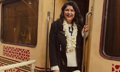 Anshula Kapoor treats herself to royalty on ‘Palace on Wheels’ train, enjoys hair styling session on in-train salon Anshula Kapoor treats herself to royalty on ‘Palace on Wheels’ train, enjoys hair styling session on in-train salon