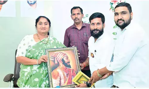 Will extend full support to resolve Maratha issues: Savitha