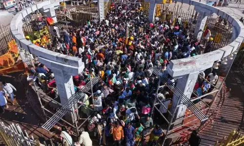 Devotees throng Medaram ahead of Maha Jatara