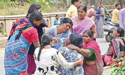 Two kids among 5 perish in Nampally fire incident