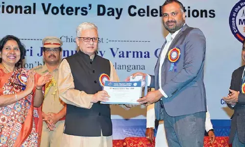 GHMC Commissioner receives special award from Governor