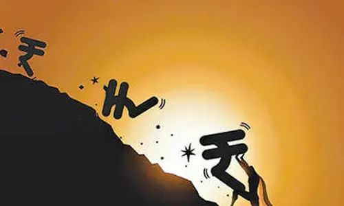 Weakening rupee to affect imports; exporters likely to gain