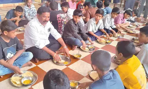 Minister conducts surprise inspection of social welfare hostel