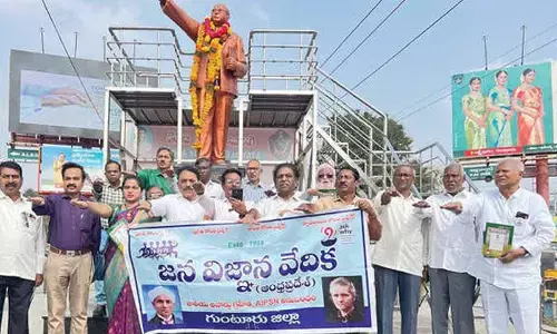 People urged to safeguard democratic values People urged to safeguard democratic values