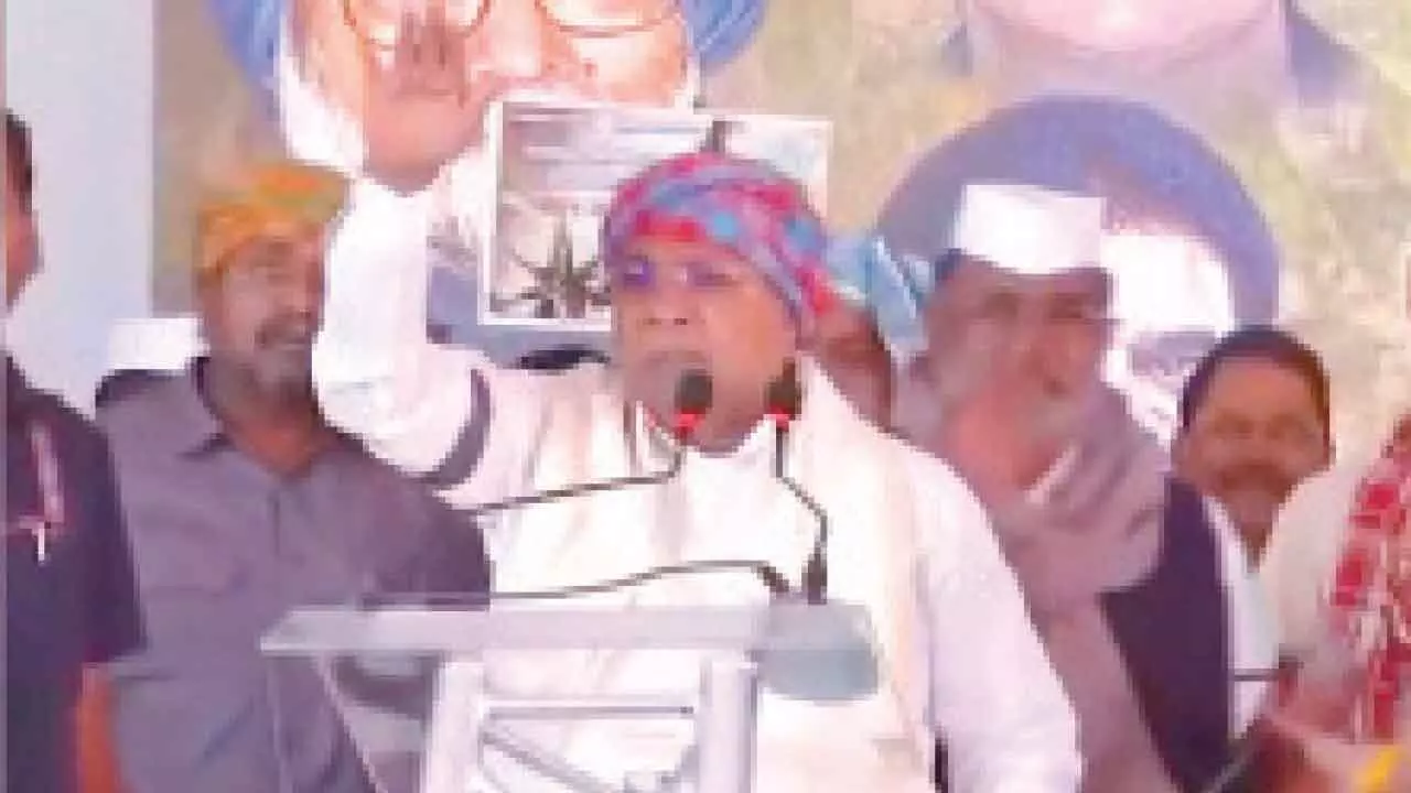 Siddaramaiah irked by pro-Shivakumar slogans Siddaramaiah irked by pro-Shivakumar slogans