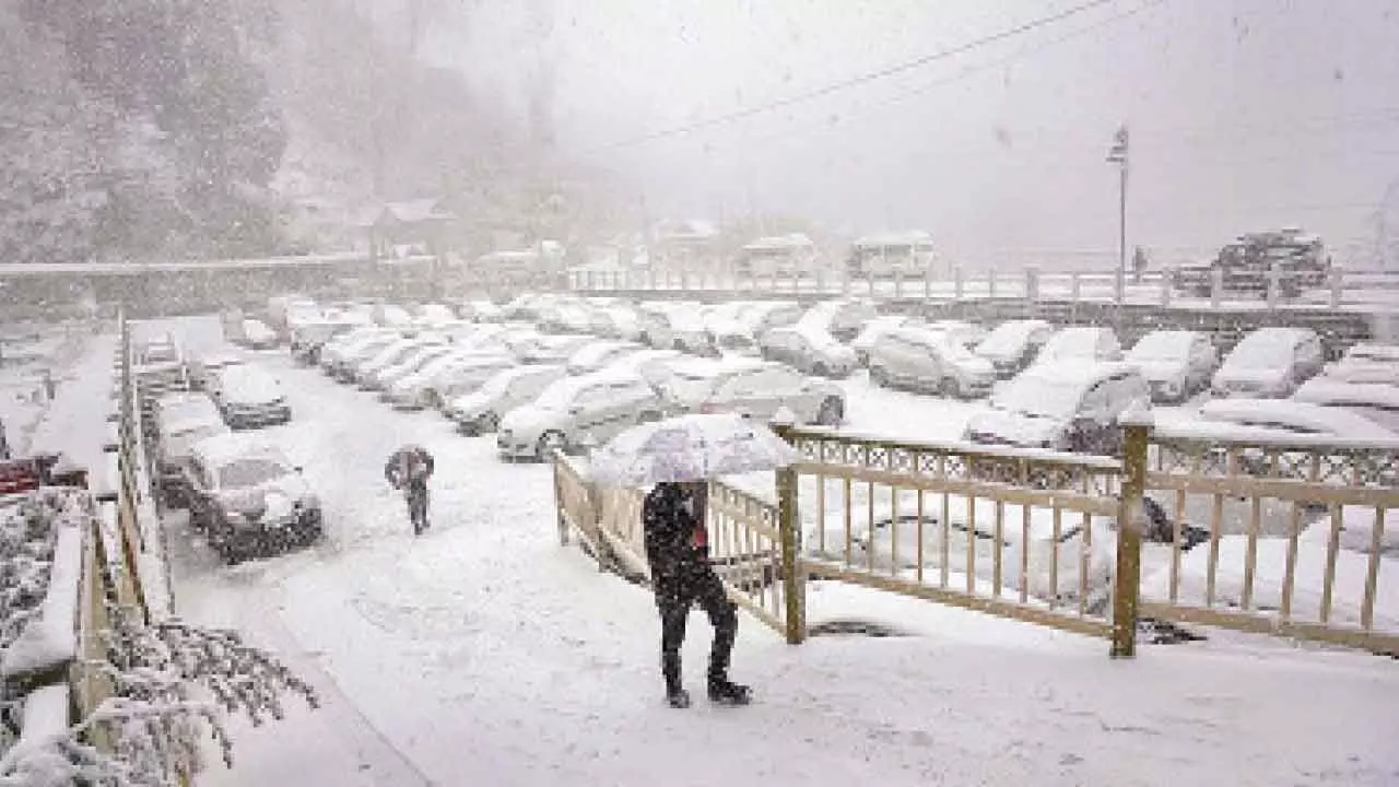 700 roads blocked in HP after heavy snowfall 700 roads blocked in HP after heavy snowfall