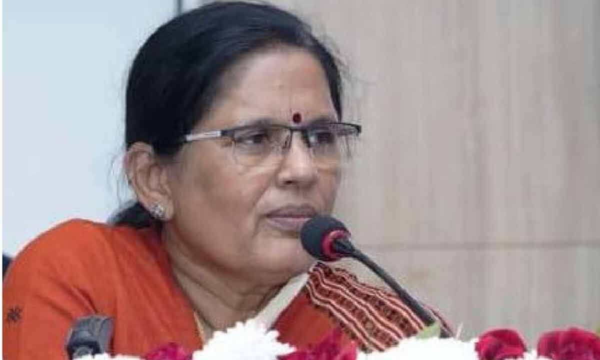 Share fruits with Anganwadi kids, says Parida