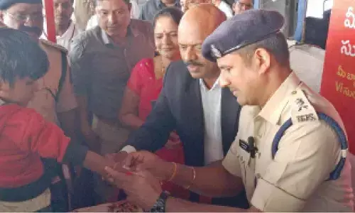 Hyd police roll out QR wristbands to protect kids at Medaram Jatara