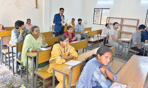36% attend APPSC exams on Day-1