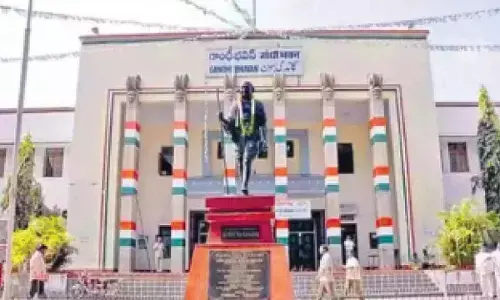 Congmen spooked over mantris’ silence on charges against Bhatti