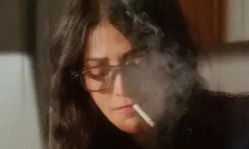 Shruti Haasan seen smoking in ‘Aakasamlo Oka Tara’ first look