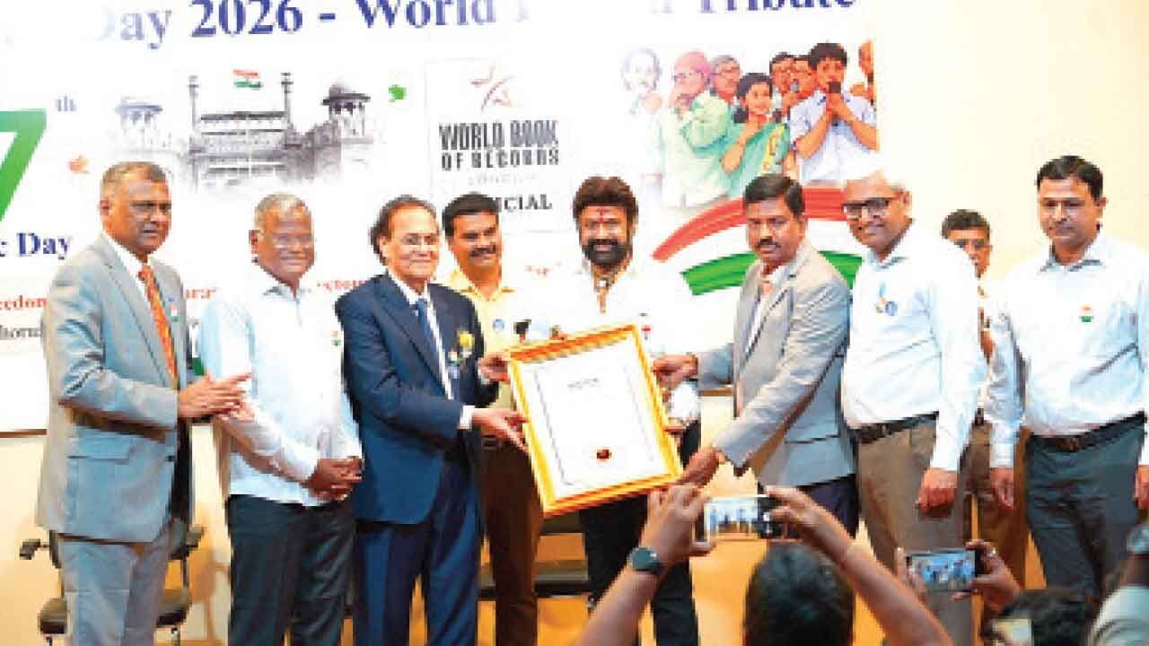 Laryngectomy survivors set world record by rendering National Anthem